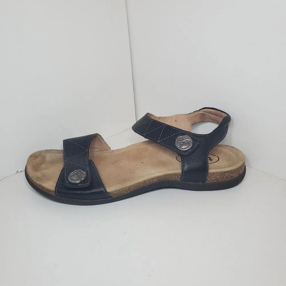 Taos Womens Sz 10 Pioneer Black Leather Silver Medallion Comfort Sandals